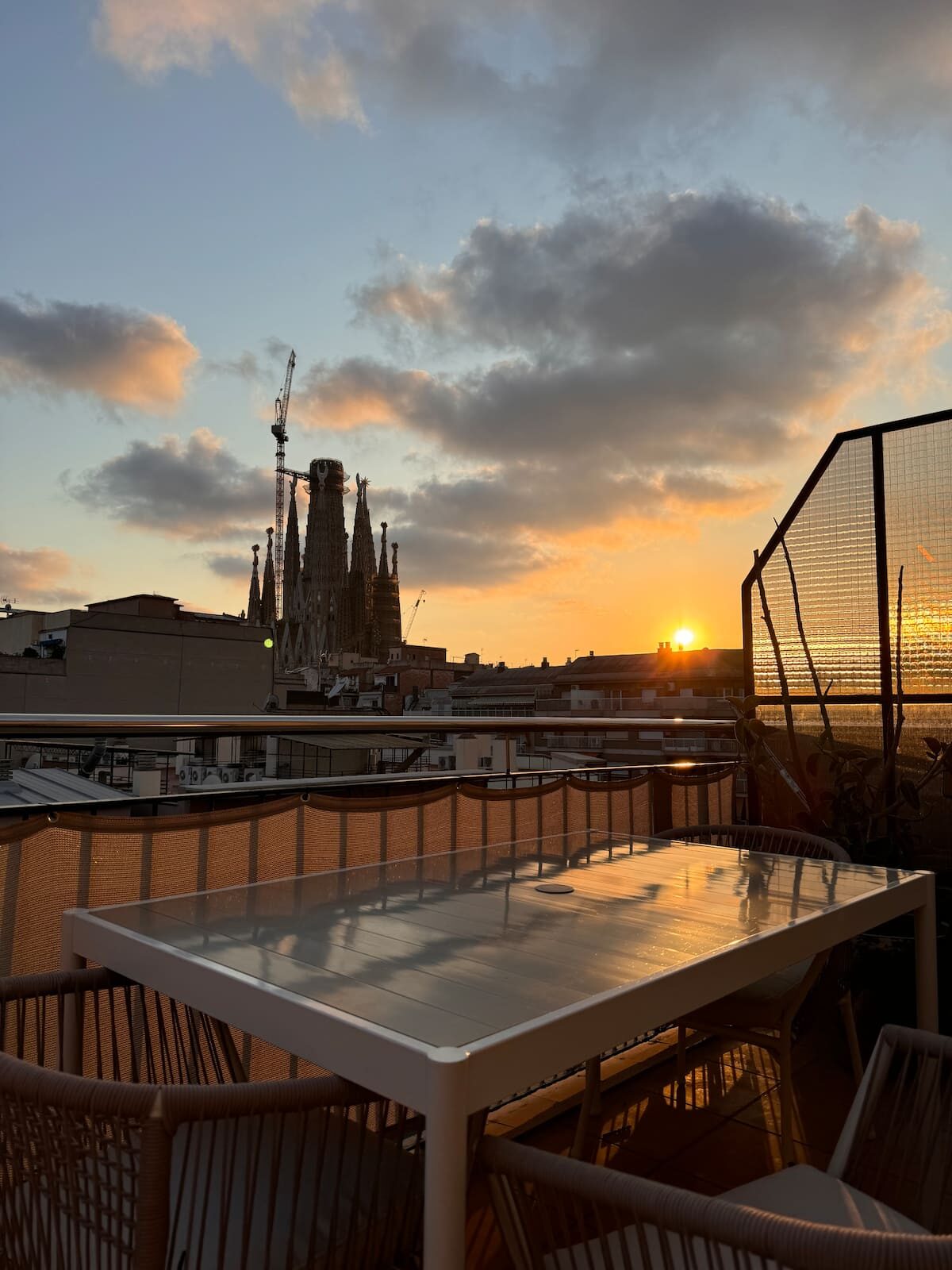 Terraza con vistas a la Sagrada Família al atardecer · Barcelona