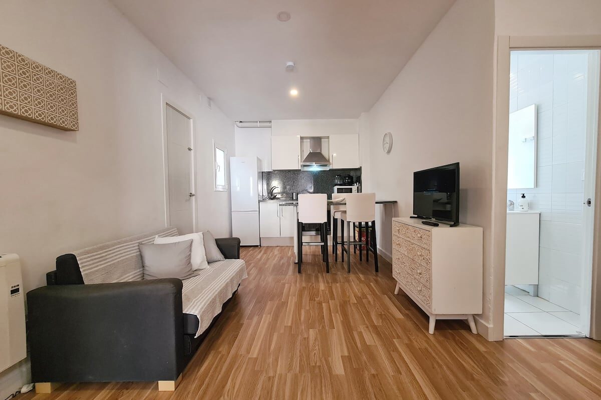 Junto al Camp Nou · 3 hab en L'Hospitalet · Wi-Fi y A/C · foto 3